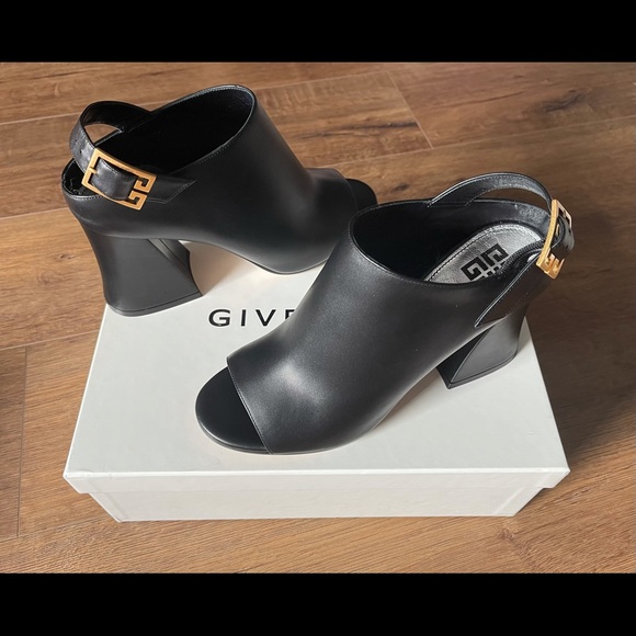 GIVENCHY-AUTHENTIC NWT/Box Black Leather Sandals - Picture 12 of 15
